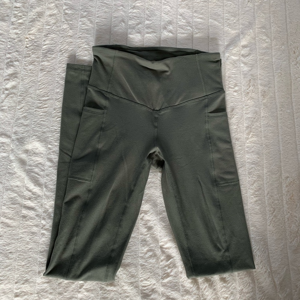 Green leggings
